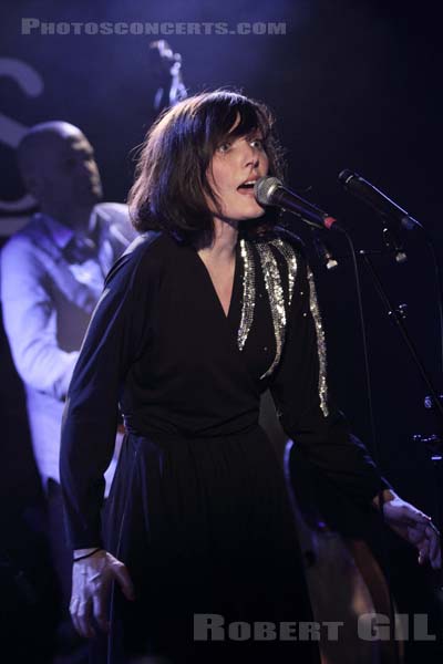 SARAH BLASKO - 2010-04-01 - PARIS - La Maroquinerie - 